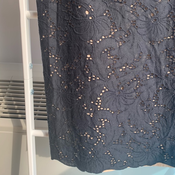 Loft Black Lace Pattern Shift Dress Size 2P XS/S - Picture 5 of 5